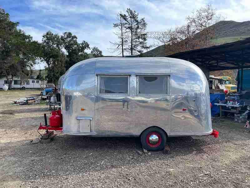 1961 Airstream Bambi 16' | airstreamer エアストリームギャラリー